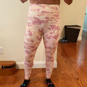 Pink camo leggings